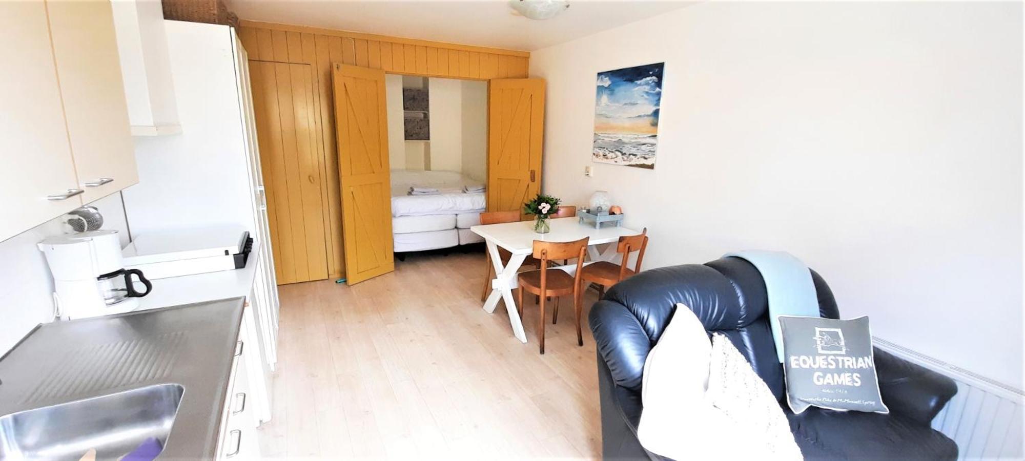 Appartement 2 Met Terras Aan De Tuin Van Op De Roemte Baflo エクステリア 写真
